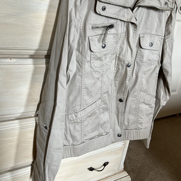 Light weight spring jackets send any offer. I will likely accept it. Bundle! - Picture 4 of 4